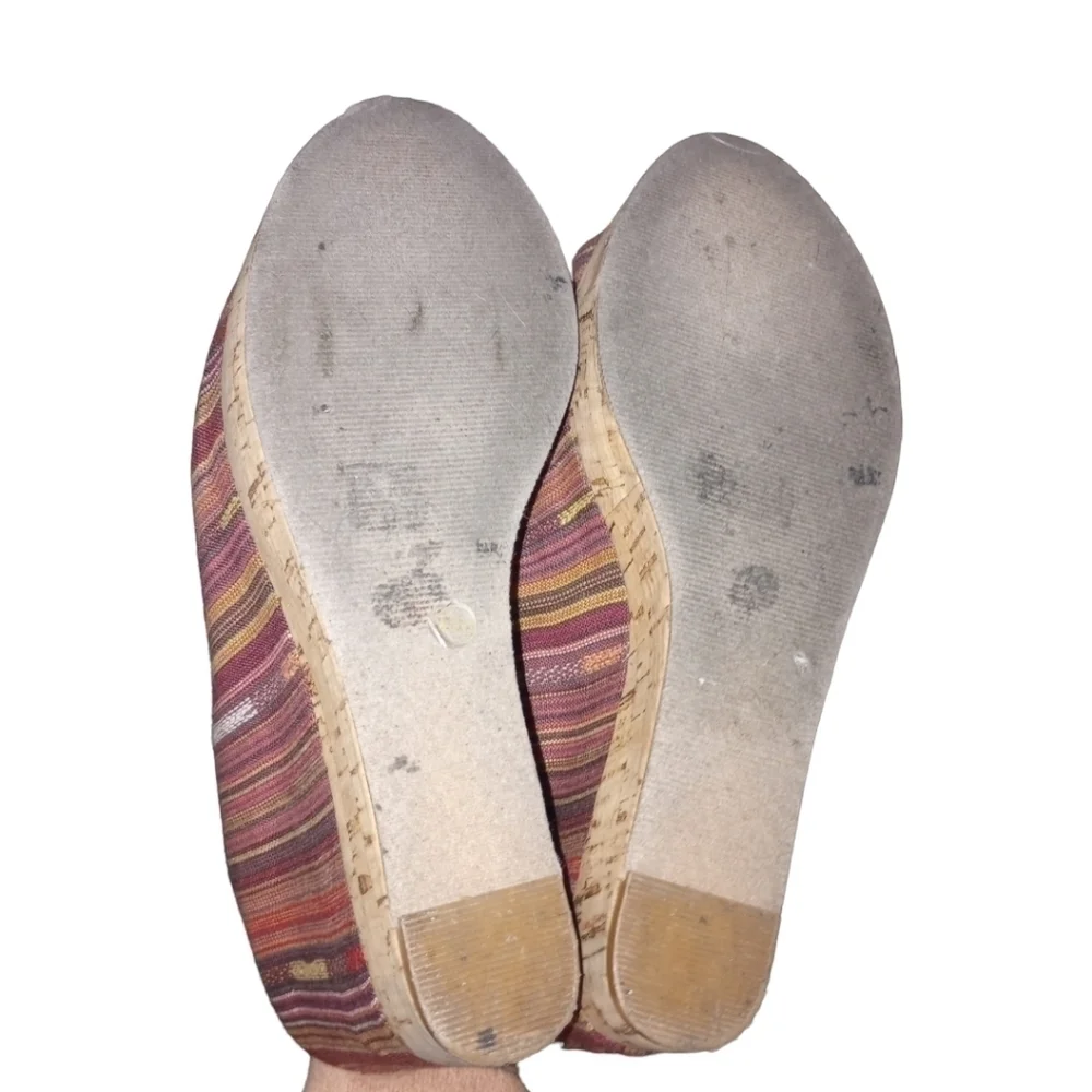 CHINESE Laundry super cute open toed wedges size 8.5